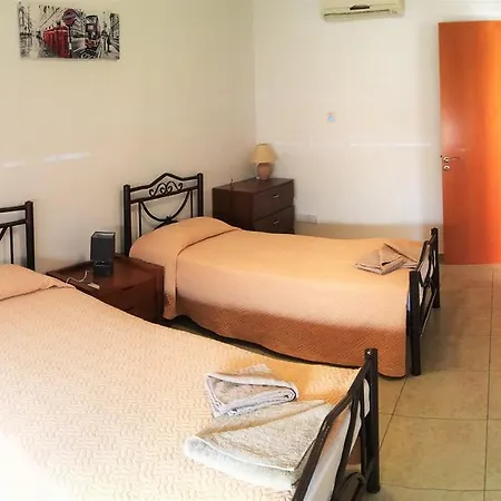 Diana Gardens Apartment *