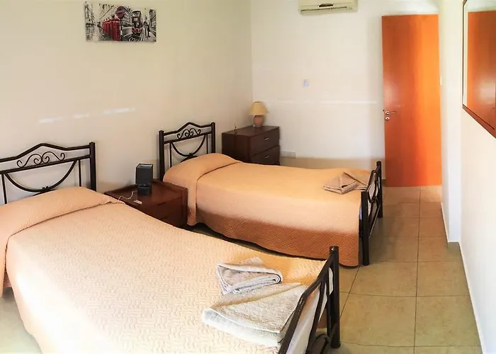 Diana Gardens Hotel *